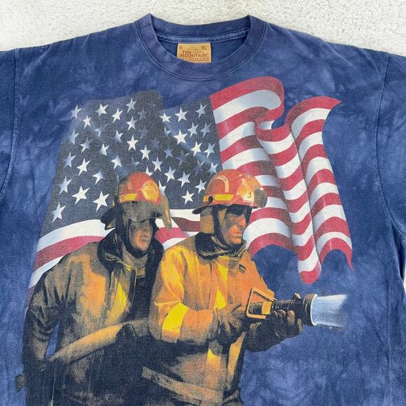 The Mountain Other - Vintage The Mountain Firefighter American Flag Graphic T-Shirt XL USA Made